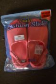 Three Pairs of 32 Degrees Cool Youth’s Pink Cushion Slides Size: M