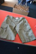 *Union Bay Men’s Khaki Green Cargo Shorts Size: 32