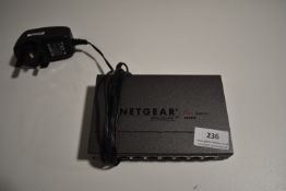 *Net Gear Pus Switch GS108E