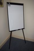 *Flipchart Easel