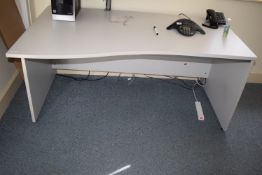 *Shaped Desk 160x100cm