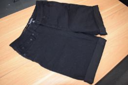 *DKNY Black Shorts Size: 6-10