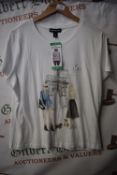 *DKNY White T-Shirt Size: XL