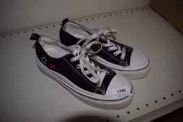 *Black & White Pumps with Heart Design Size: 38