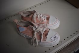 *Pink Pumps with Blue Heart Size: 38