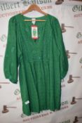 *Elle Broderie Anglaise Green Smock Top Size: M