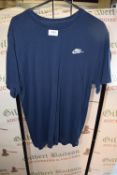 Nike Navy T-Shirt Size: M