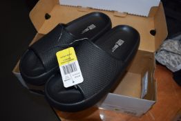 *32 Degrees Cool Black Cushion Slider Size: S