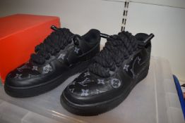 Nike Air Trainers Size: UK 7 Model: DD8959-001