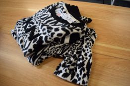 *DKNY Women’s 2pc Black & White Pyjama Set Size: M