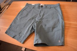 *Farah Men’s Shorts Size: 32