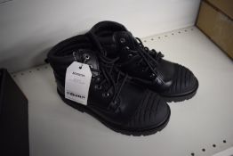 Contractor Black 807SCM Safety Footwear Size: 6