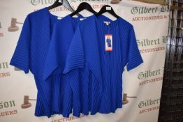 *3x Teddy Rose Blue Pleated Blouse Size: M