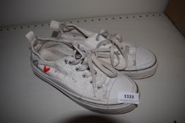 *Luvvey White Pumps Size: 38 (preworn)