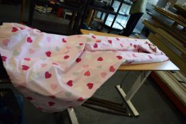 *Single Eyelet Curtain in Pink with Heart Motifs 178cm drop