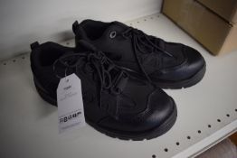 Contractor 72SM Safety Footwear Size: 8