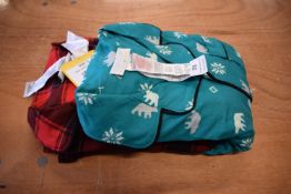 2x Kid’s Pyjama Set Size: 8 years