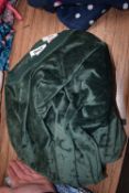 *DKNY Women’s 2pc Emerald Green Loungewear Set Size: XL