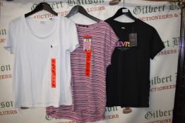 *Jack Wills, Levi’s and Ellen Reyes Tops Size: M