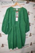 *Elle Broderie Anglaise Green Smock Top Size: M