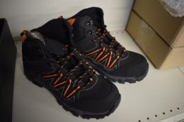 Work Tuff Black Graft/B Safety Footwear Size: 7