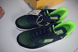 Skechers Kid’s Trainers Size: 4 (preworn)