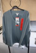 *Orvis V-Neck Jumper Size: M