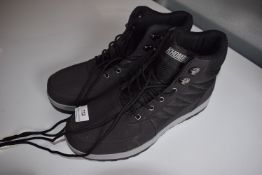 *Khombu Black Boots Size: 10