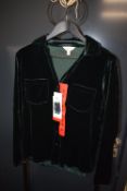 *Vintage Style Green Velvet Blouse Size: M
