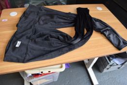 *2x Pair of Velour Leggings