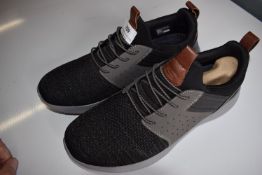 *Skechers Classic Fit Grey Memory Foam Trainers Size: 8.5