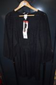 *Elle Women’s Black Dress Size: M
