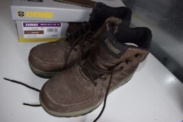 *Khombu Men’s Sneaker Boots Size: 9 (preworn)