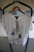 *DKNY White T-Shirt Size: XL