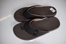 *Flipflops Size: 9 (preworn)