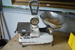 Avery White Enamel Shop Scales