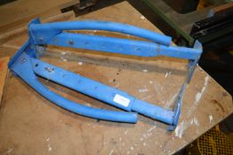 Two Silverline Brick Carrying Tongs