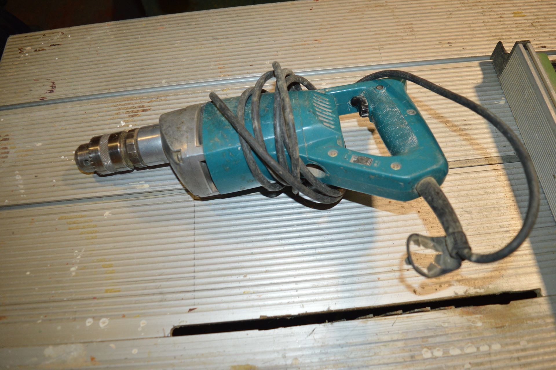 Makita 240v Drill - Image 2 of 2