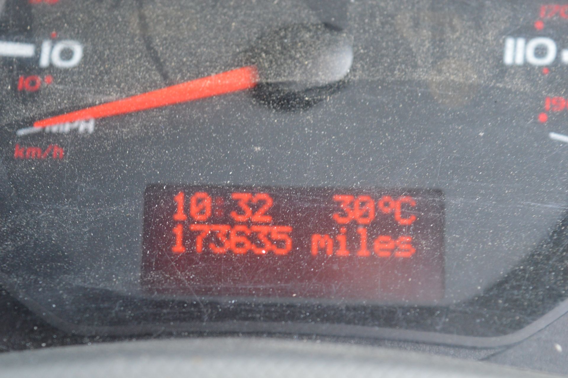*Renault Master LL35 Business Luton Van with Tail Lift , Reg: LJ15 FFW, Mileage: 173635 miles - Image 3 of 10