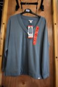 *Orvis Sweatshirt Size: M