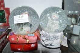 *2x Christmas Snow Globes