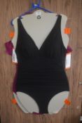 *2x Women’s One-Piece Swimsuits Size: 16