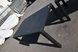 *Plastic Garden Table