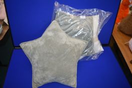 *2x Grey Plush Star Cushions