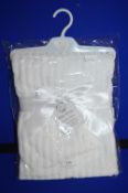 *Snuggle Baby Wrap in White 75x100cm