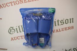 32 Degrees Cool Youth’s Blue Cushion Sliders Size: 3-4