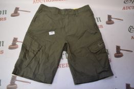 *Union Bay Men’s Green Cargo Shorts Size: 32