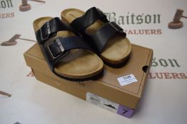*Heritage Women’s Black Sandals Size: 7