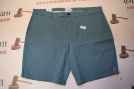 *Farah Men’s Teal Shorts Size: 40