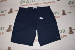 *Farah Men’s Navy Blue Shorts Size: 32